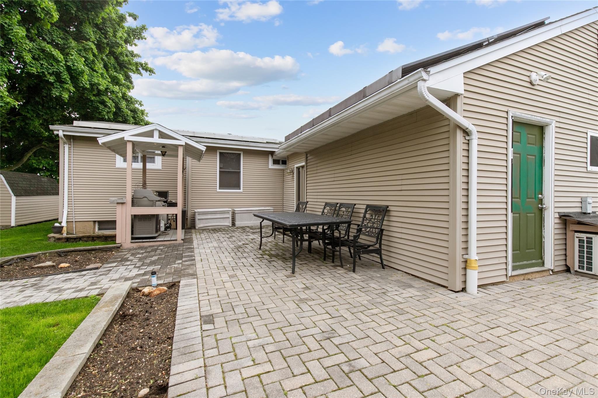 43 Pickwick Drive Property Photo 21