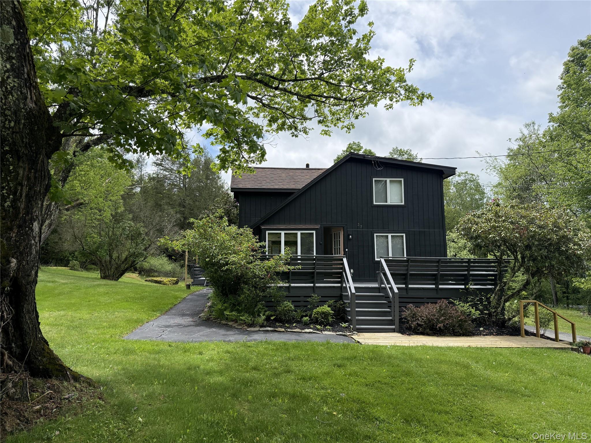 37 Dewitts Flats Road Property Photo 1