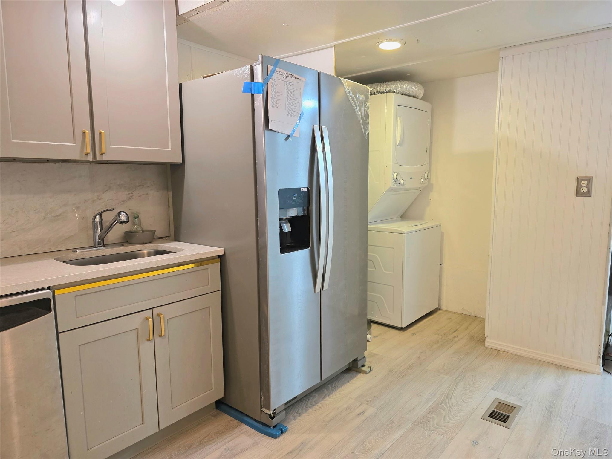 525 Riverleigh Ave C7 Property Photo 6