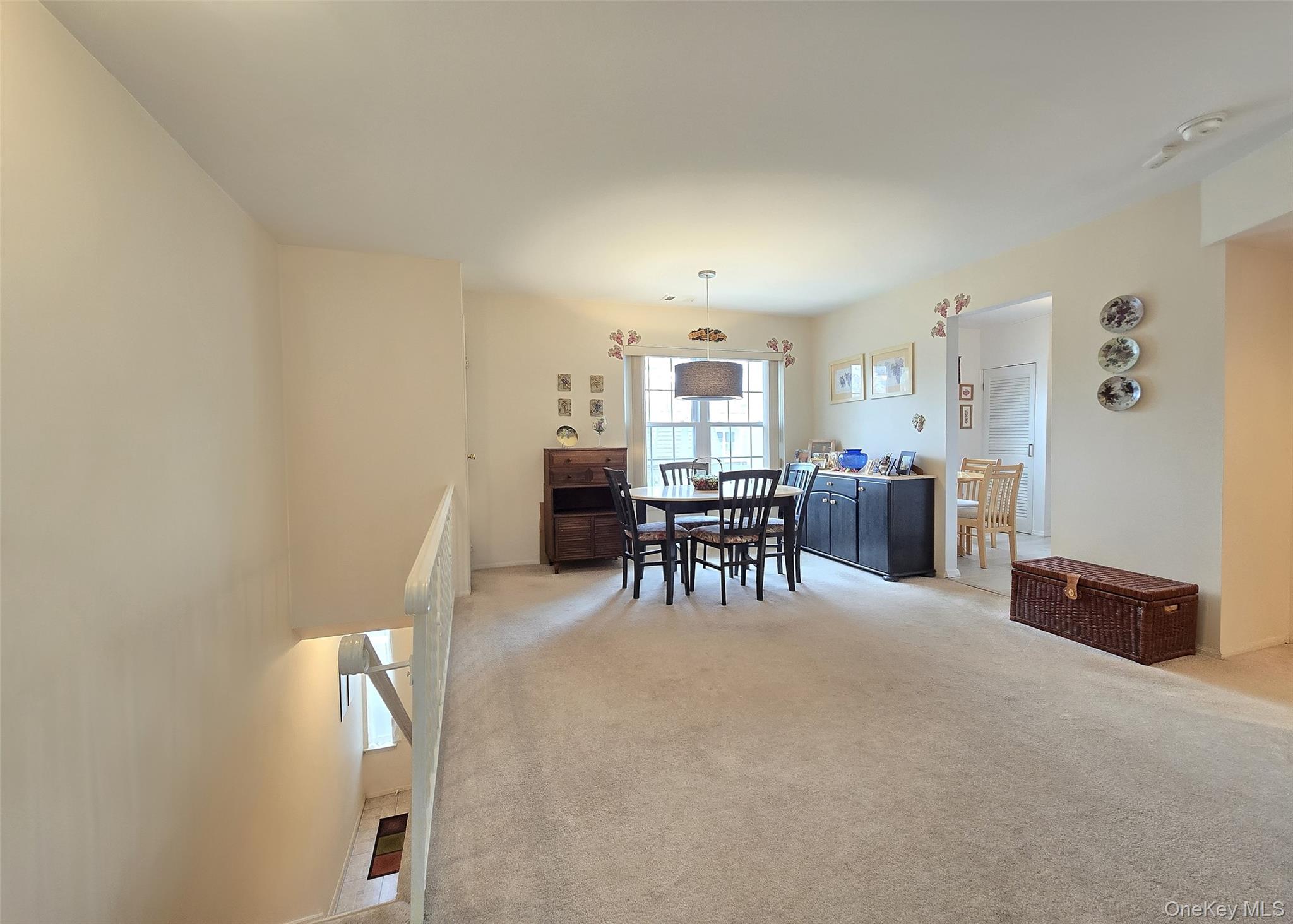 655 Middle Country Road 2-2e2 Property Photo 8