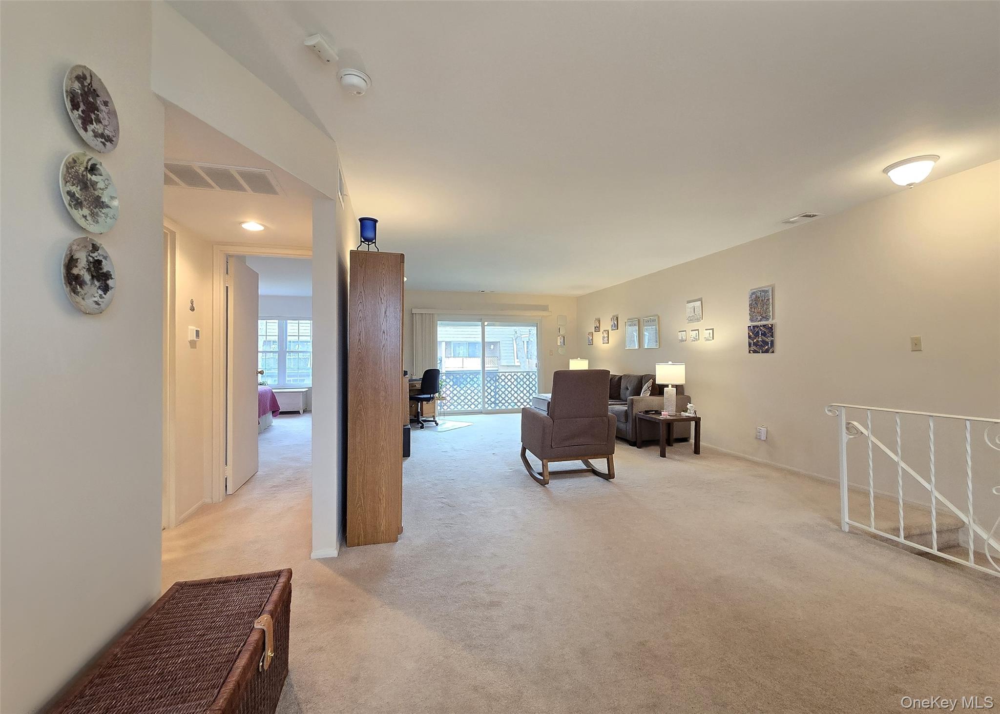655 Middle Country Road 2-2e2 Property Photo 9