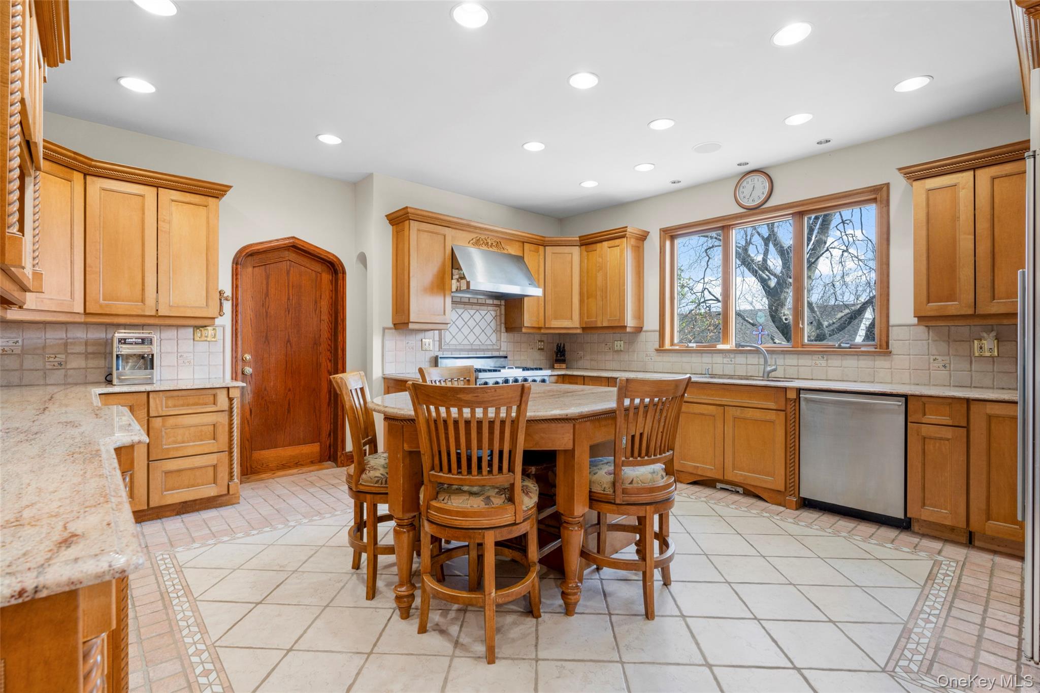 106 Carver Terrace Property Photo 8