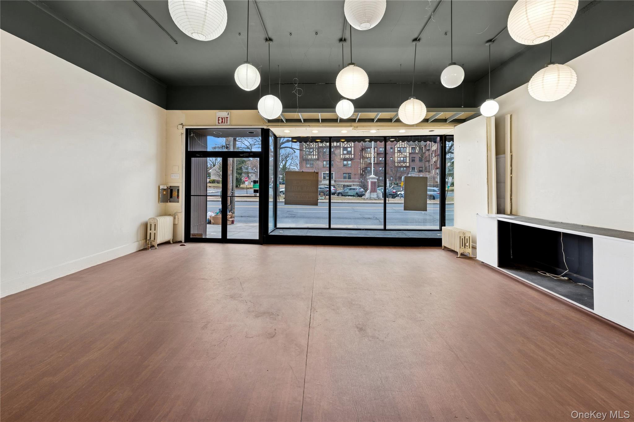 615 East Boston Post Road Property Photo 3