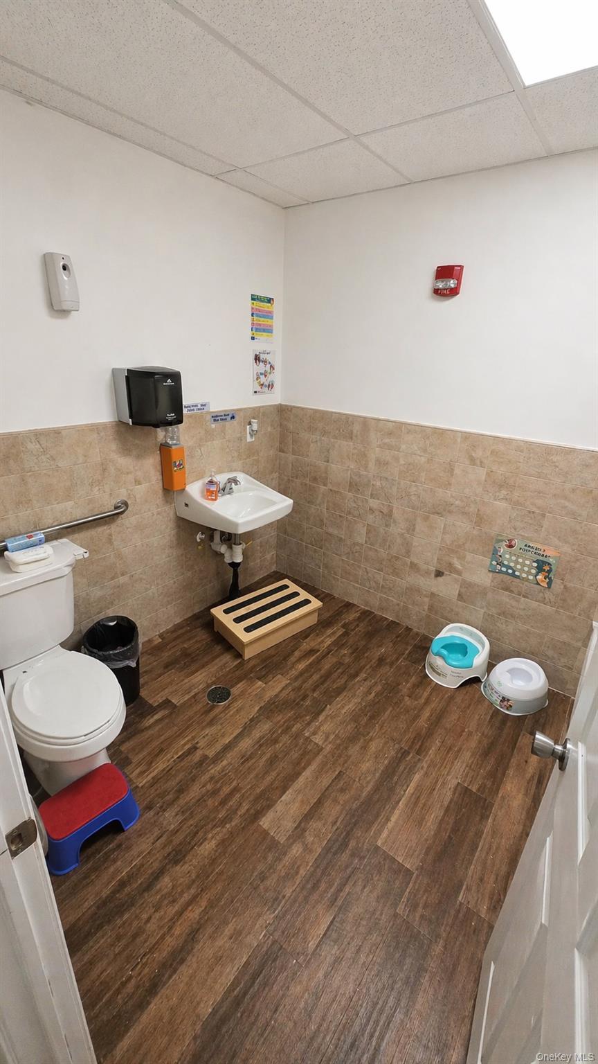 163-175 Nassau Road Property Photo 14