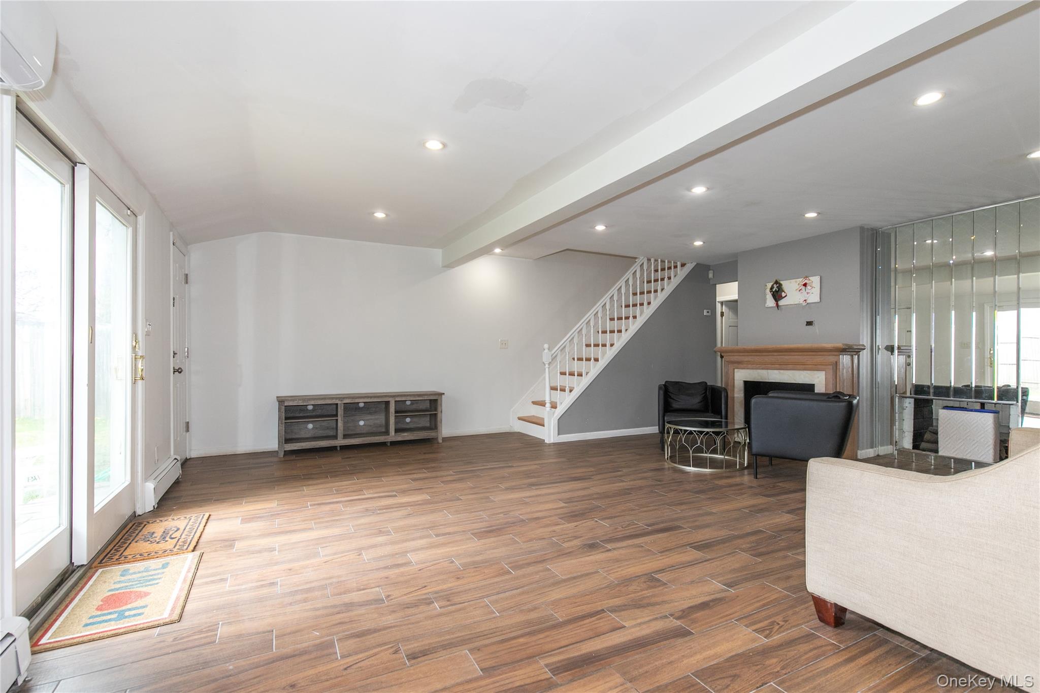 28 Apollo Lane Property Photo 10