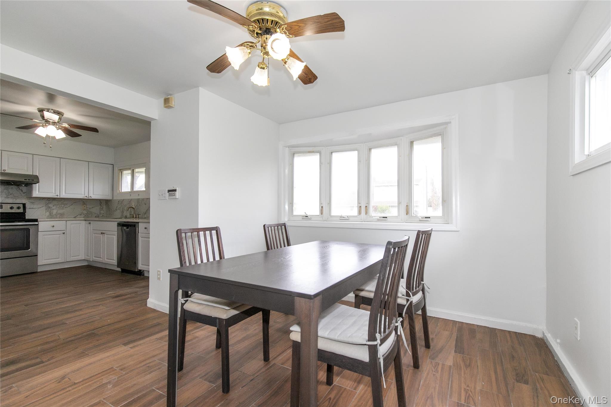28 Apollo Lane Property Photo 12