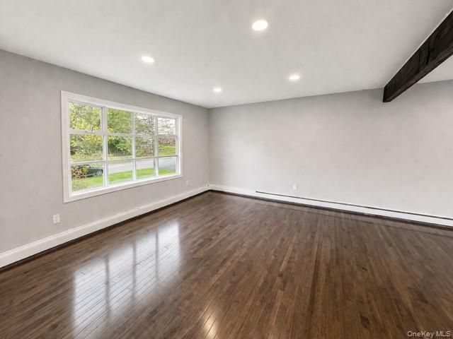 7 Jonathan Drive Property Photo 5