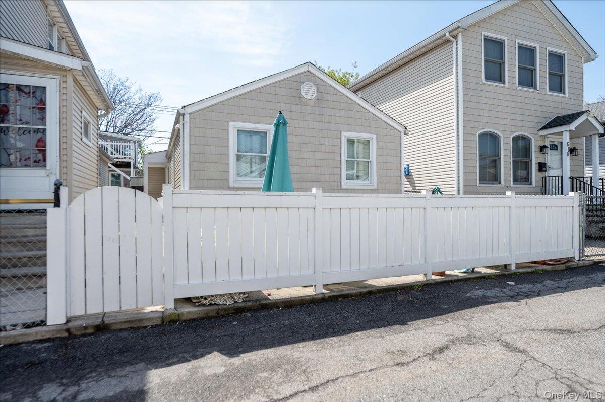 64d Edgewater Park 64d Property Photo 1