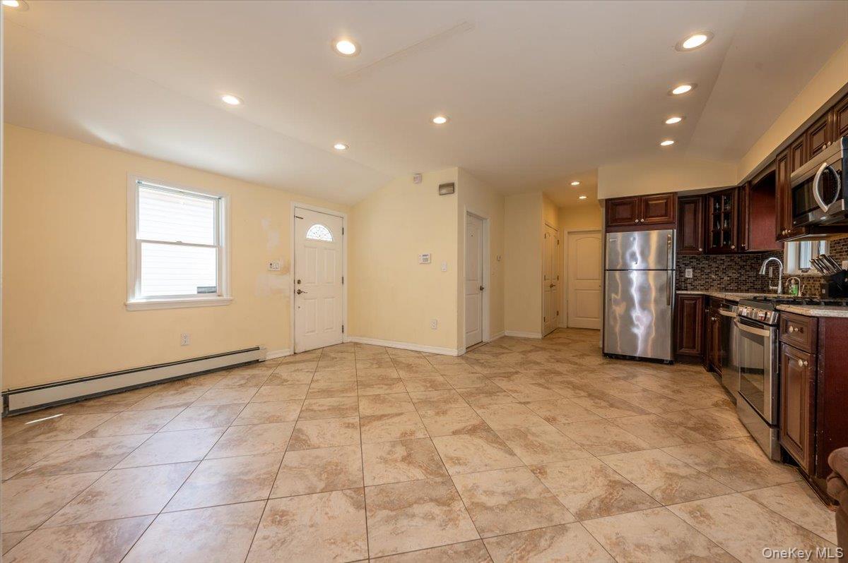 64d Edgewater Park 64d Property Photo 5