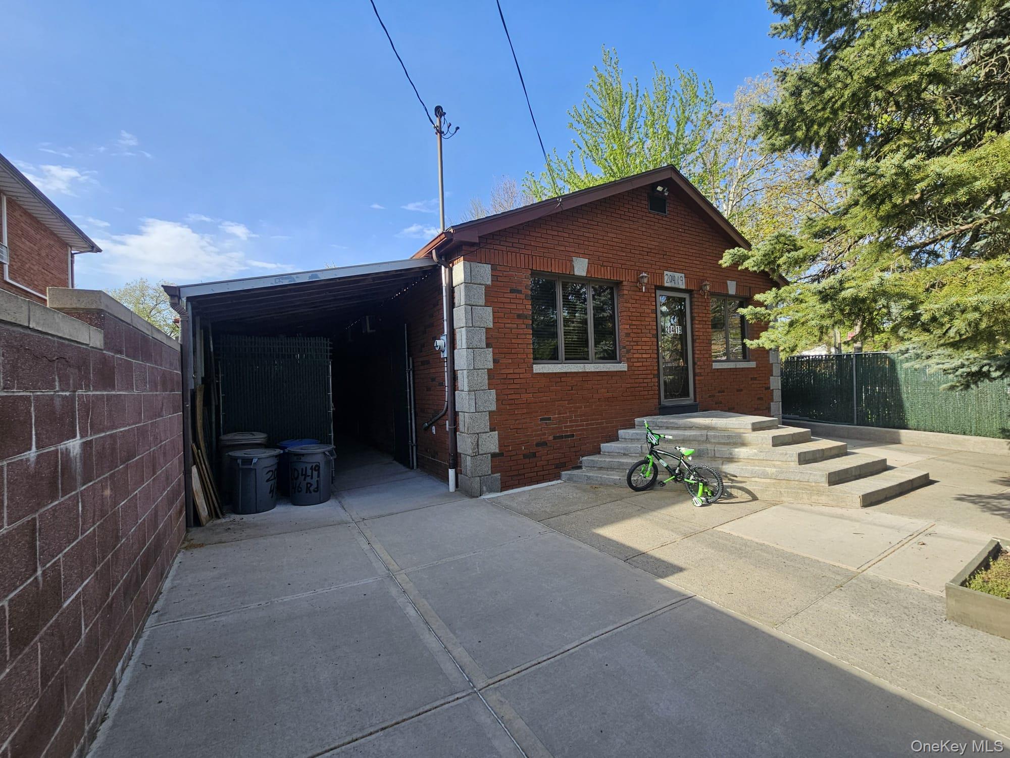 204-19 46 Road Property Photo 3