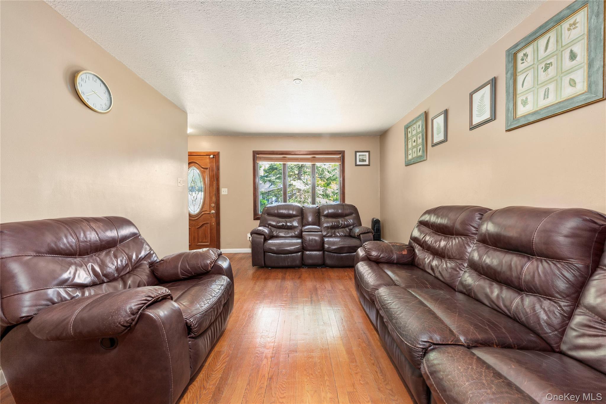 204-19 46 Road Property Photo 4