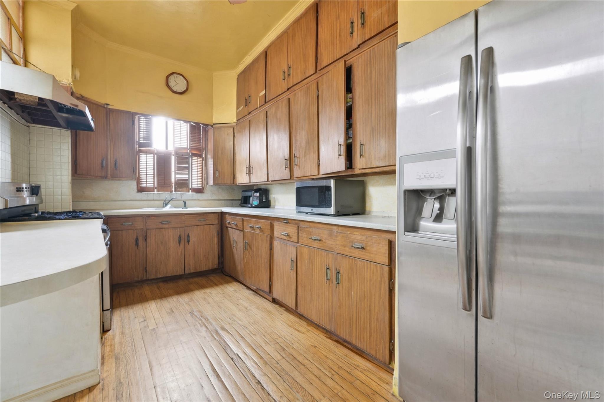 224 E 55th Street Property Photo 9