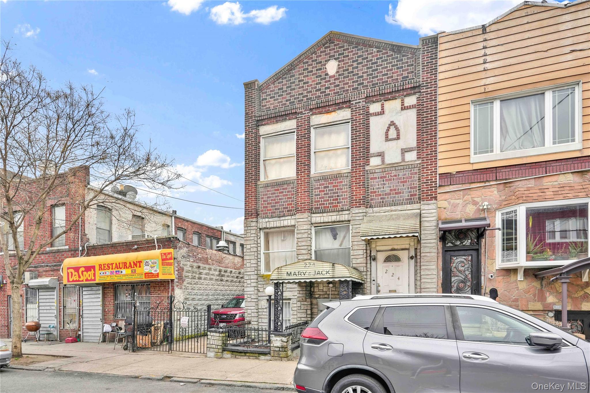 224 E 55th Street Property Photo 27