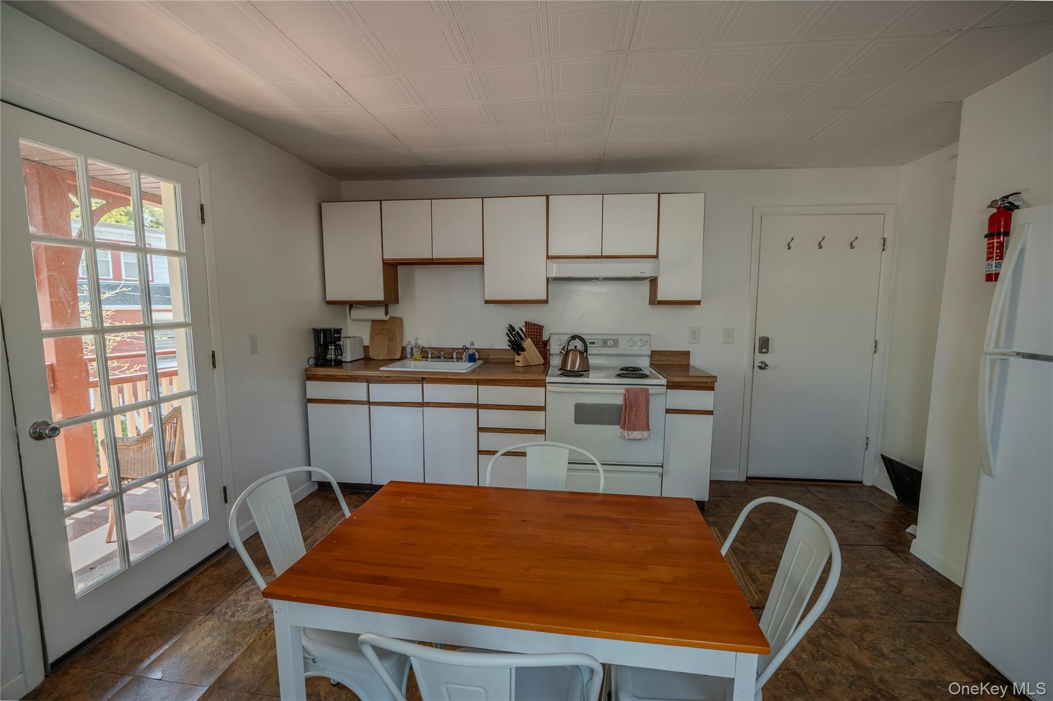 24 Rock Street Property Photo 11