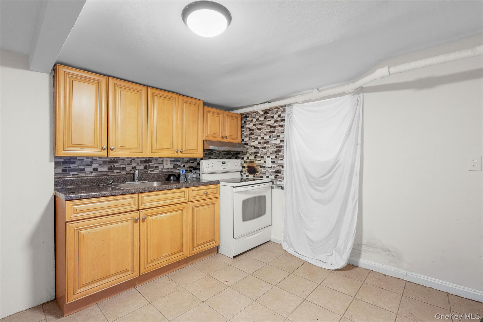 110 Beech Street Property Photo 9