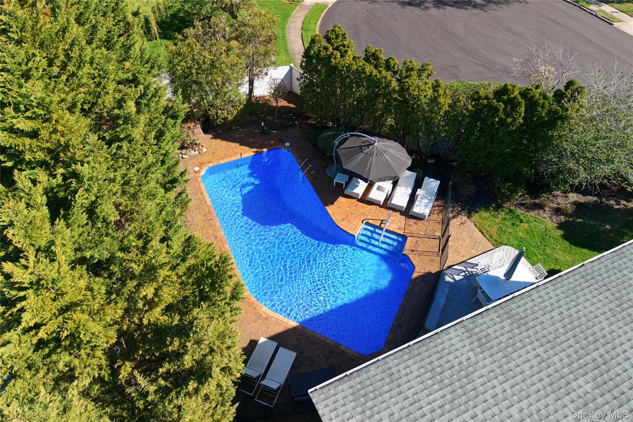 2 Crest Hollow Lane Property Photo 29