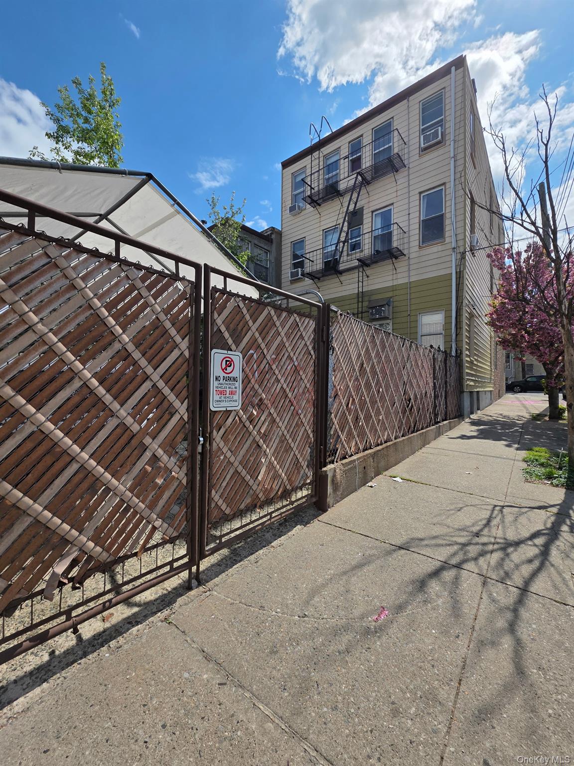 5427 Arnold Avenue Property Photo 3