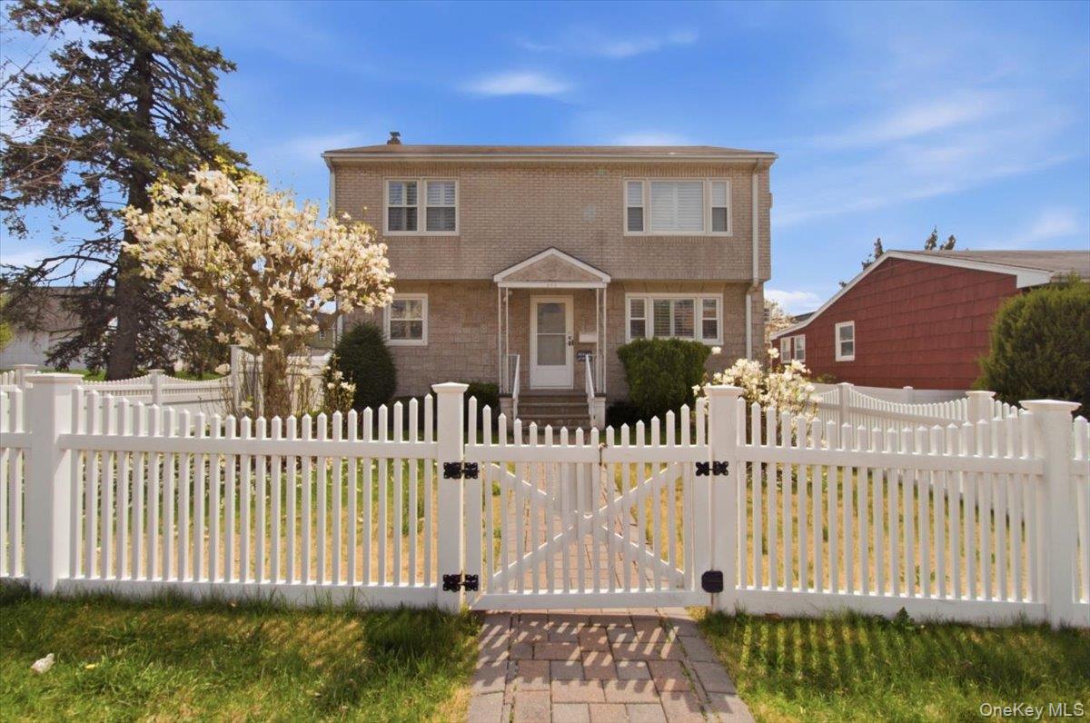 490 Franklin Street Property Photo 1