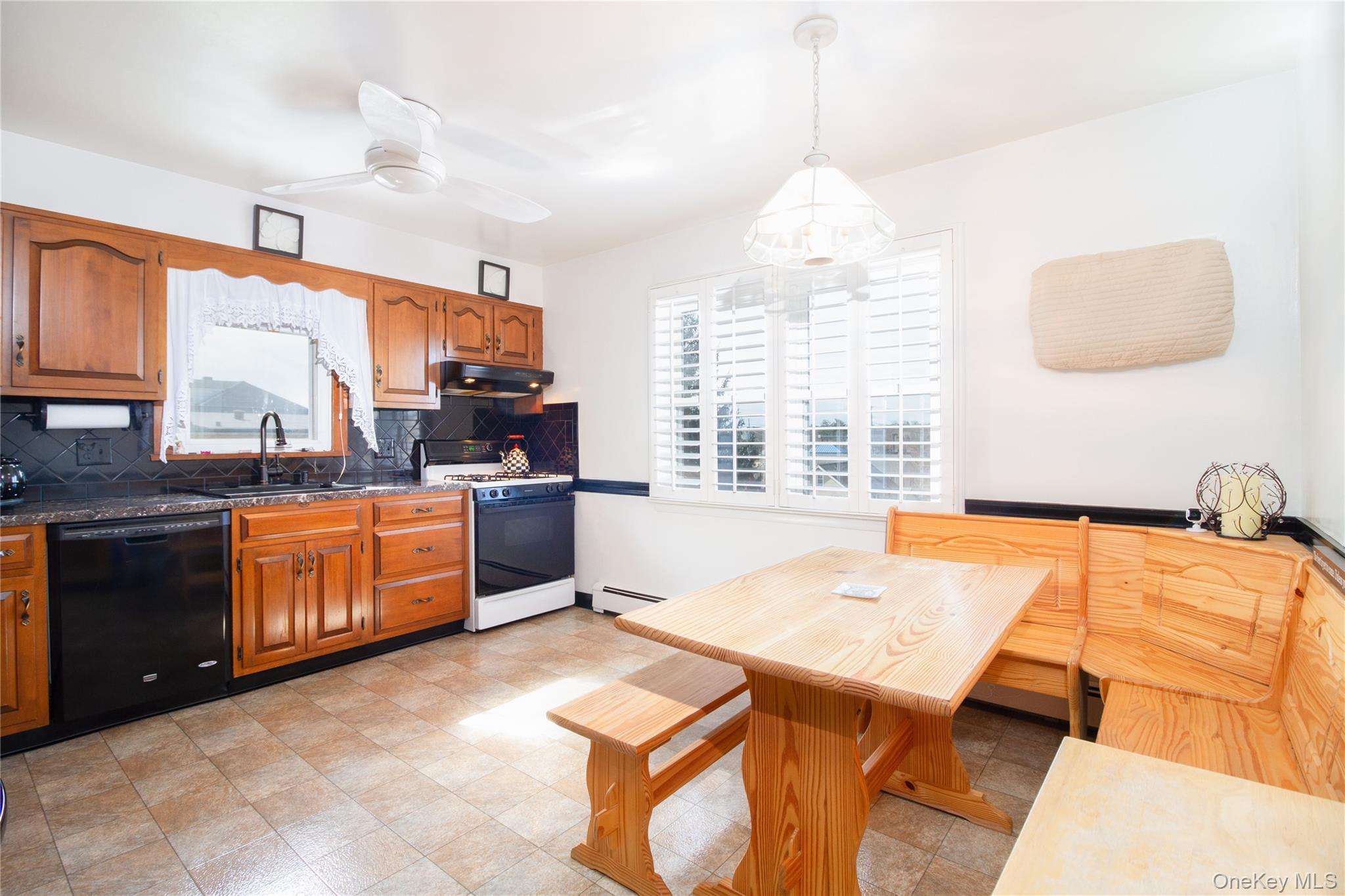 490 Franklin Street Property Photo 11