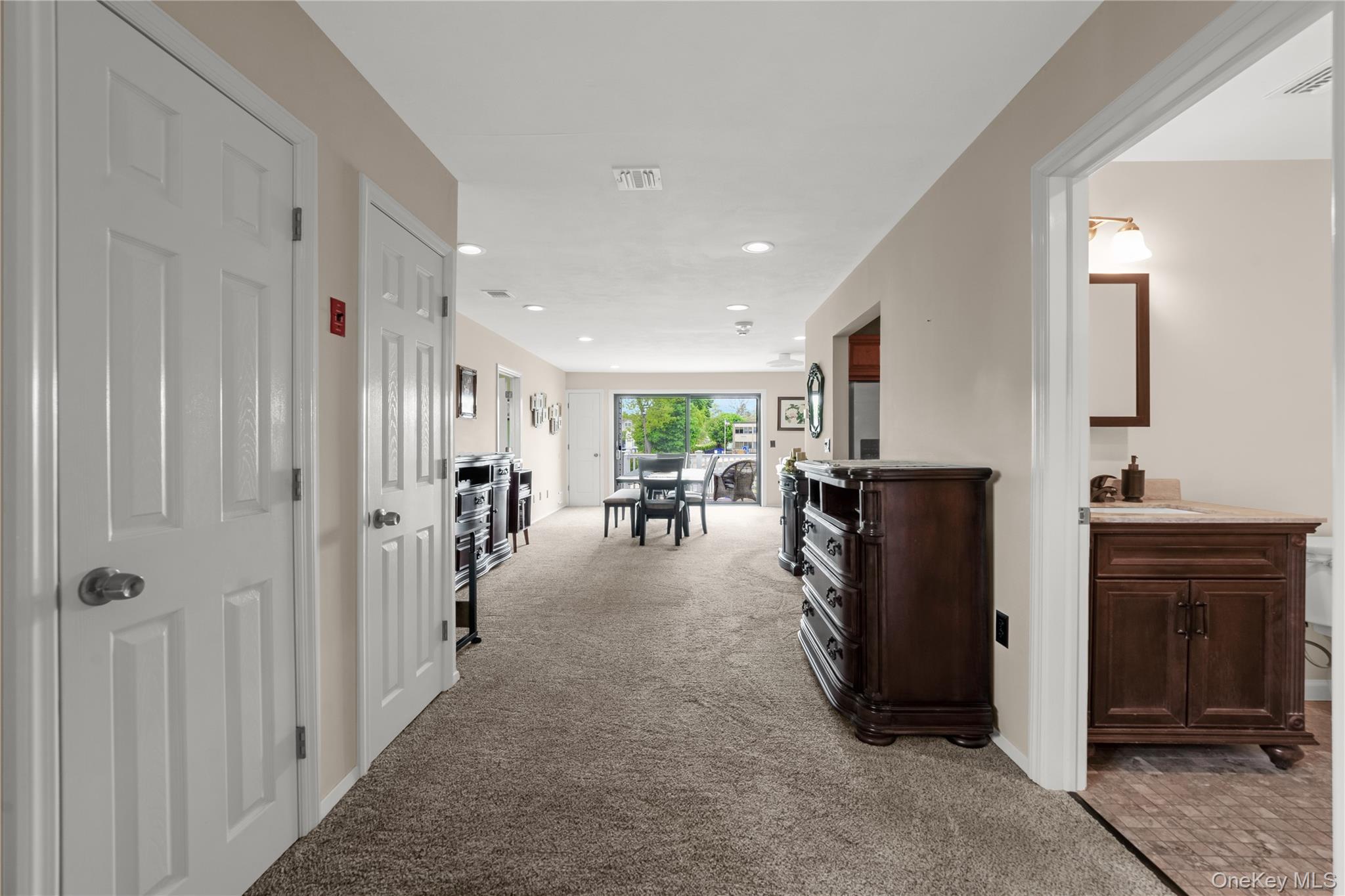 41 Cambridge Drive Property Photo 2