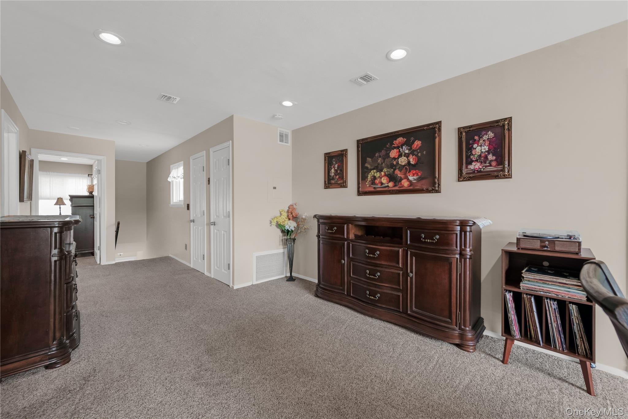 41 Cambridge Drive Property Photo 3