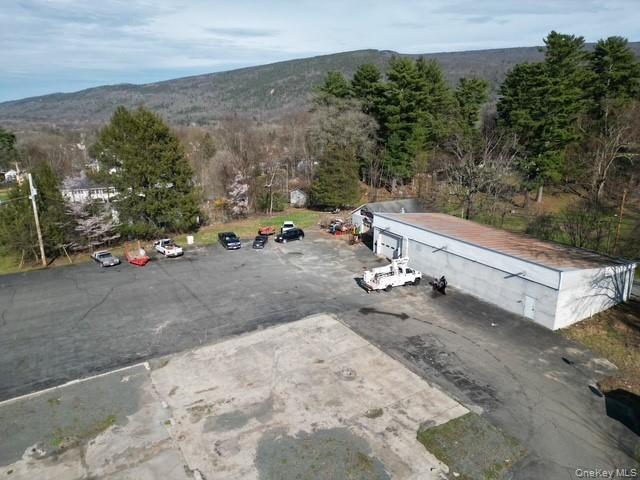 188 S Main Street Property Photo 8