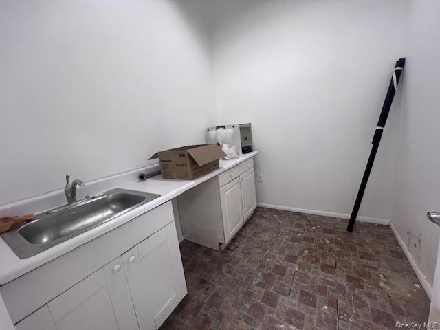 2150 Beverley Road 2 Property Photo 8