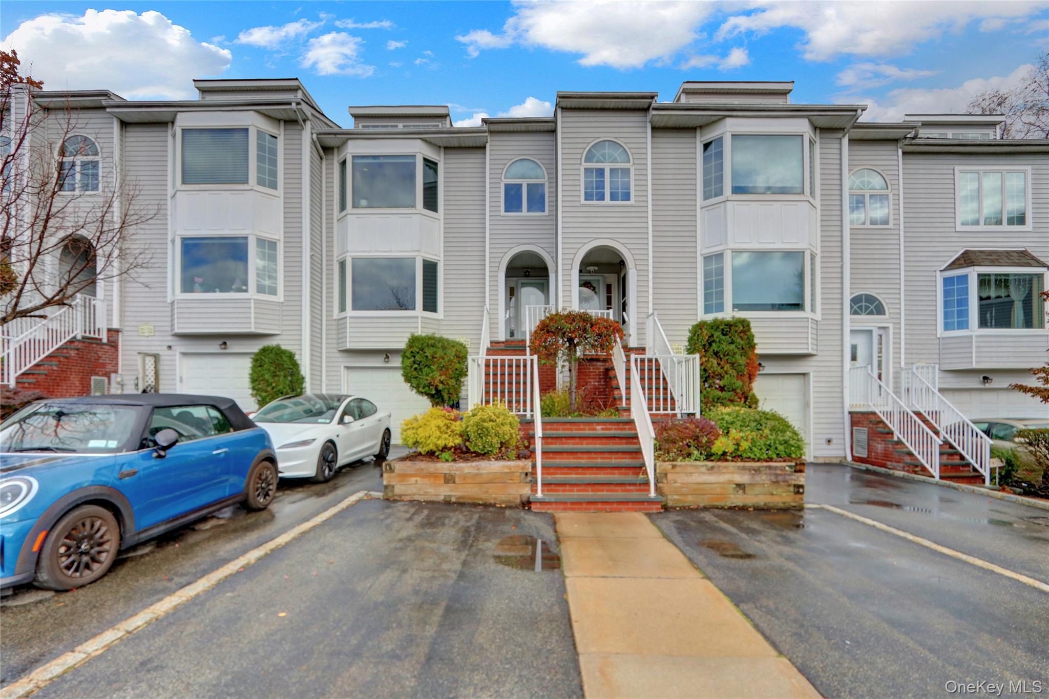 241-70 Oak Park Drive 84b Property Photo 1