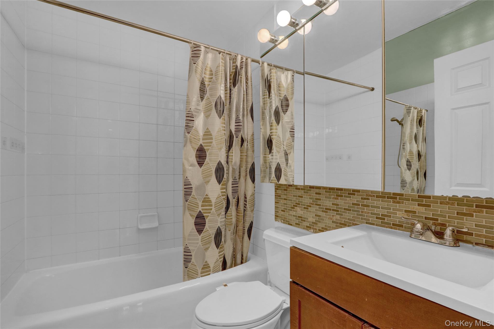 241-70 Oak Park Drive 84b Property Photo 12