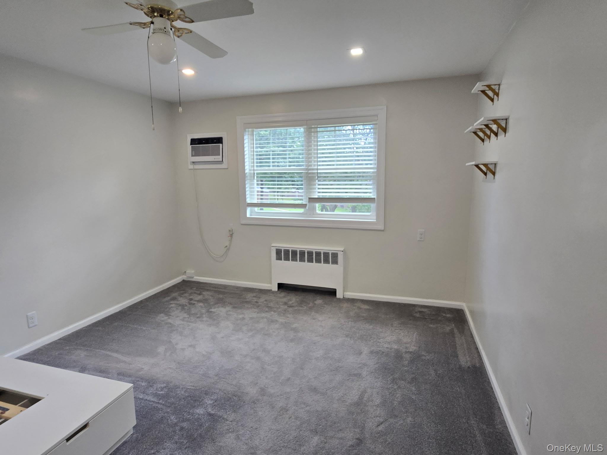 224-14 Kingsbury Avenue B Property Photo 14