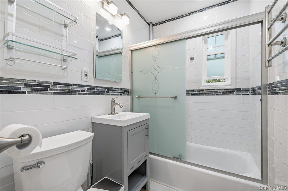 224-14 Kingsbury Avenue B Property Photo 20