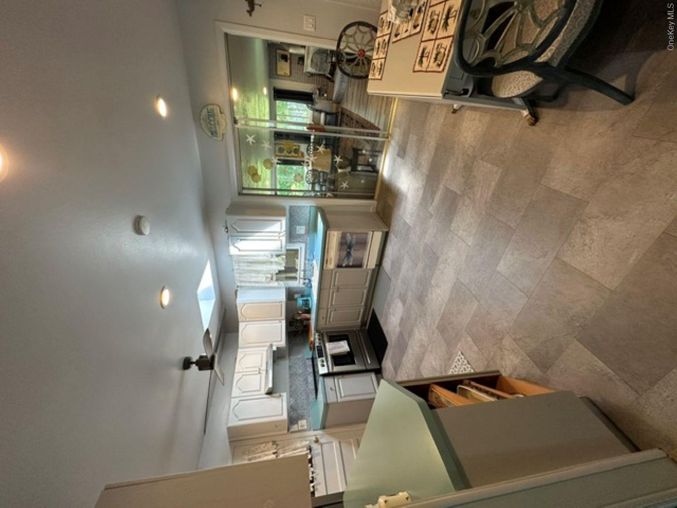 29 Maryland Boulevard Property Photo 5