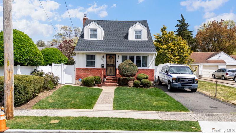283 Hawthorne Avenue Property Photo 1