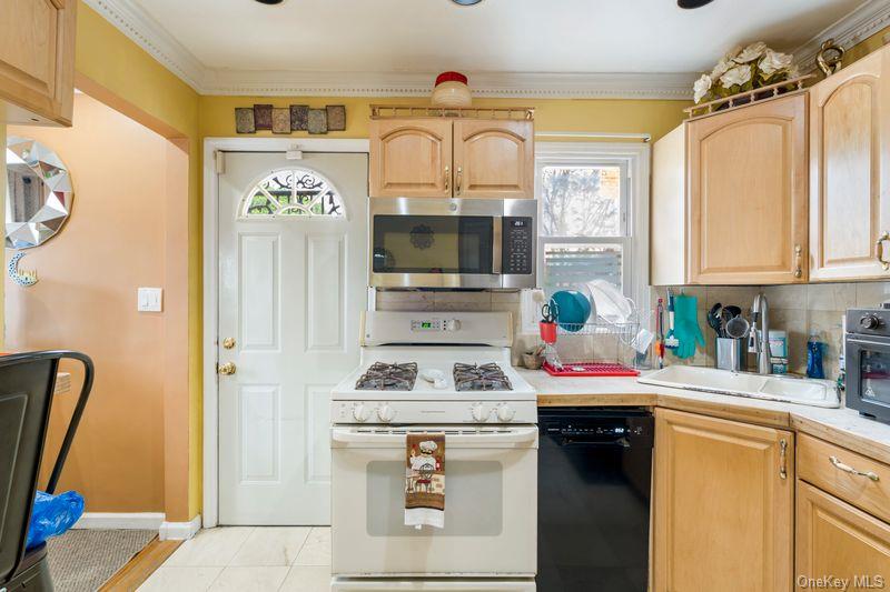 283 Hawthorne Avenue Property Photo 9