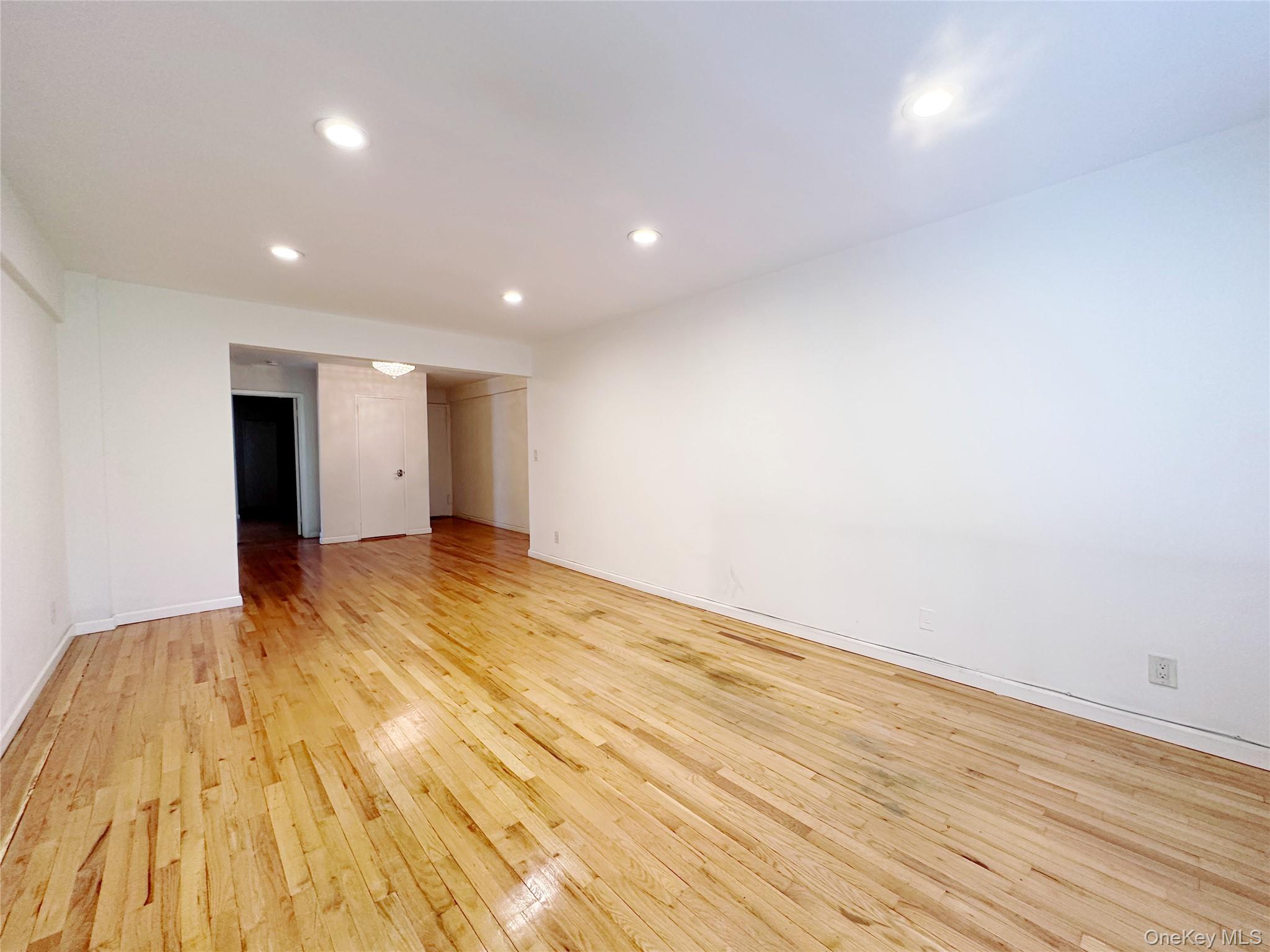 270 N Broadway 2hi Property Photo 4