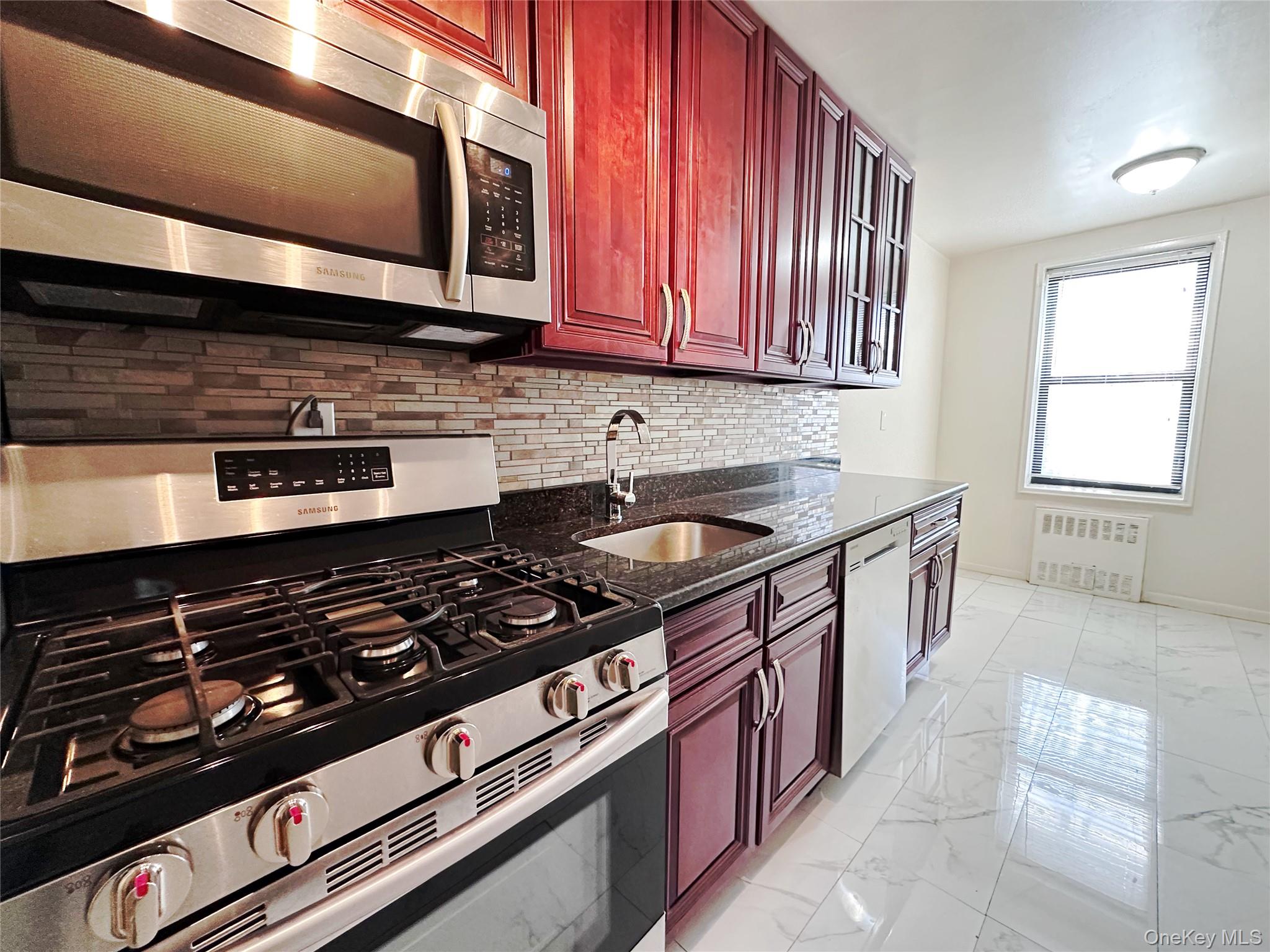 270 N Broadway 2hi Property Photo 11