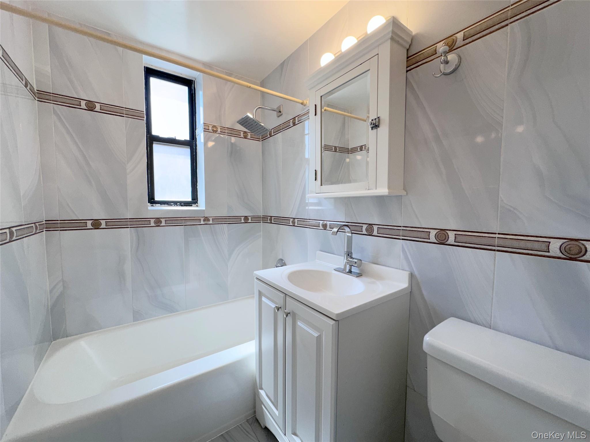 270 N Broadway 2hi Property Photo 15