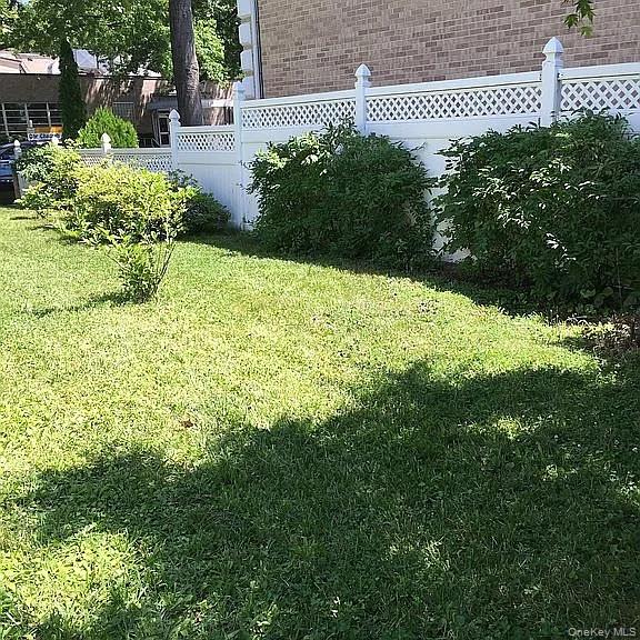 16702 73rd Avenue Property Photo 3