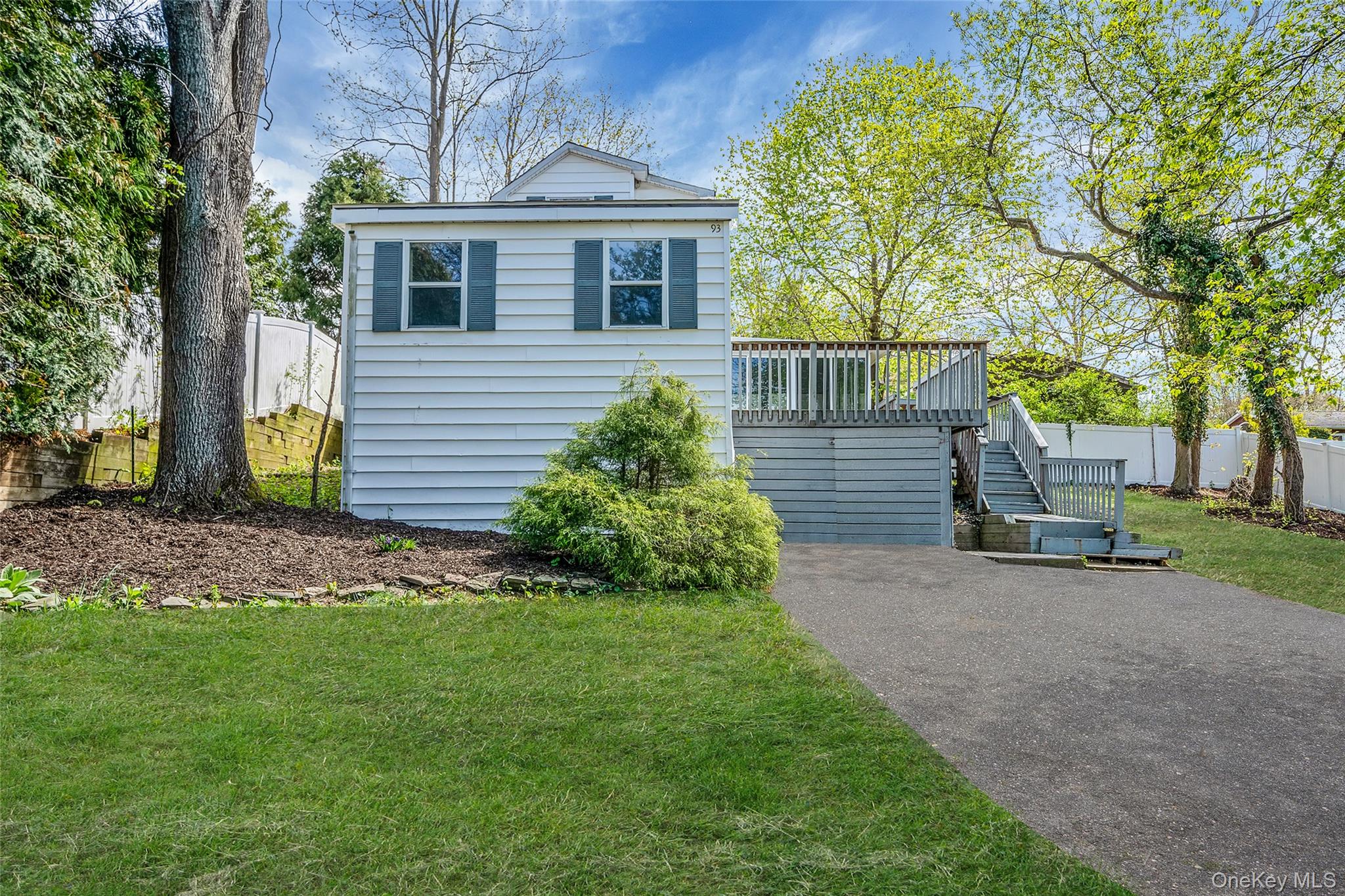 93 Maple Road Property Photo 1