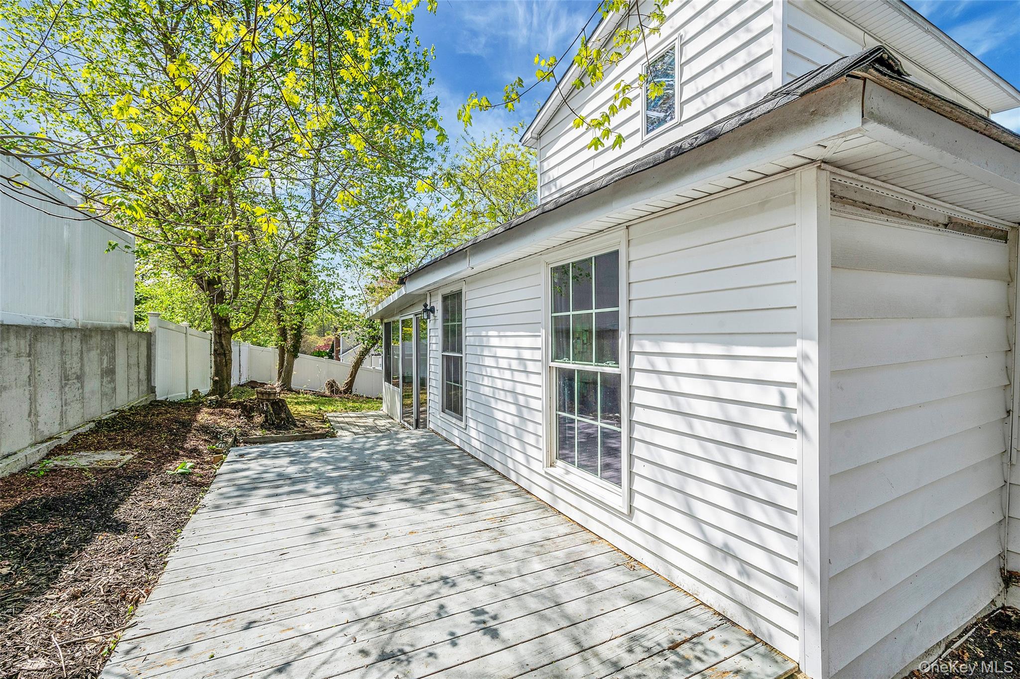 93 Maple Road Property Photo 4