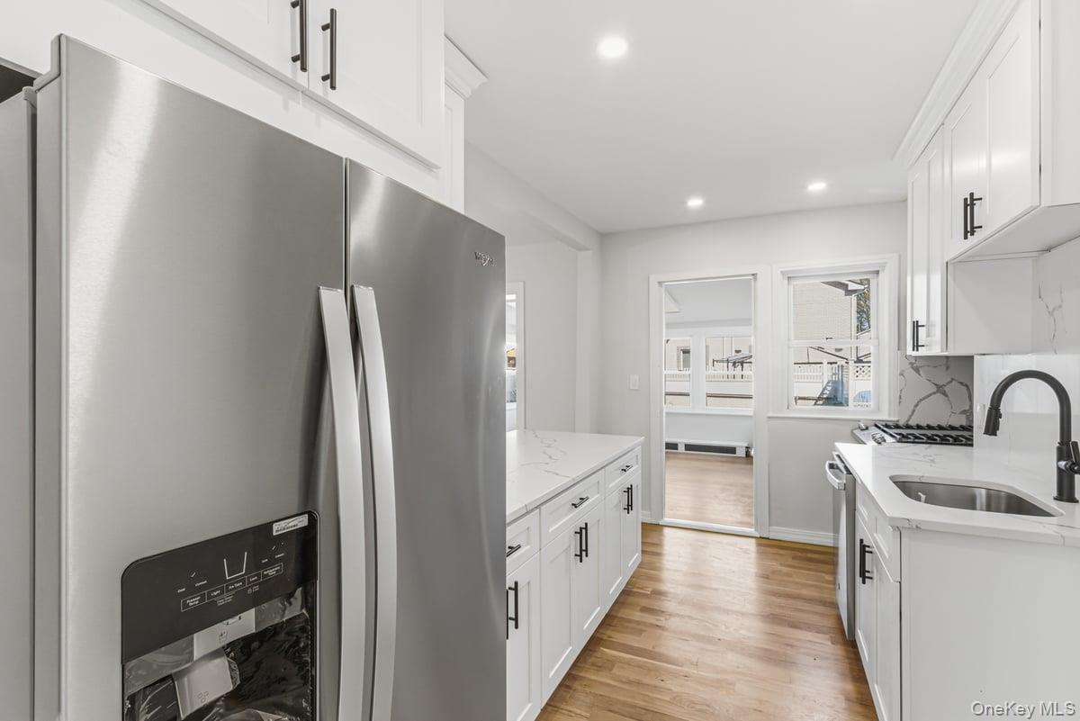 6925 165th Street Property Photo 3