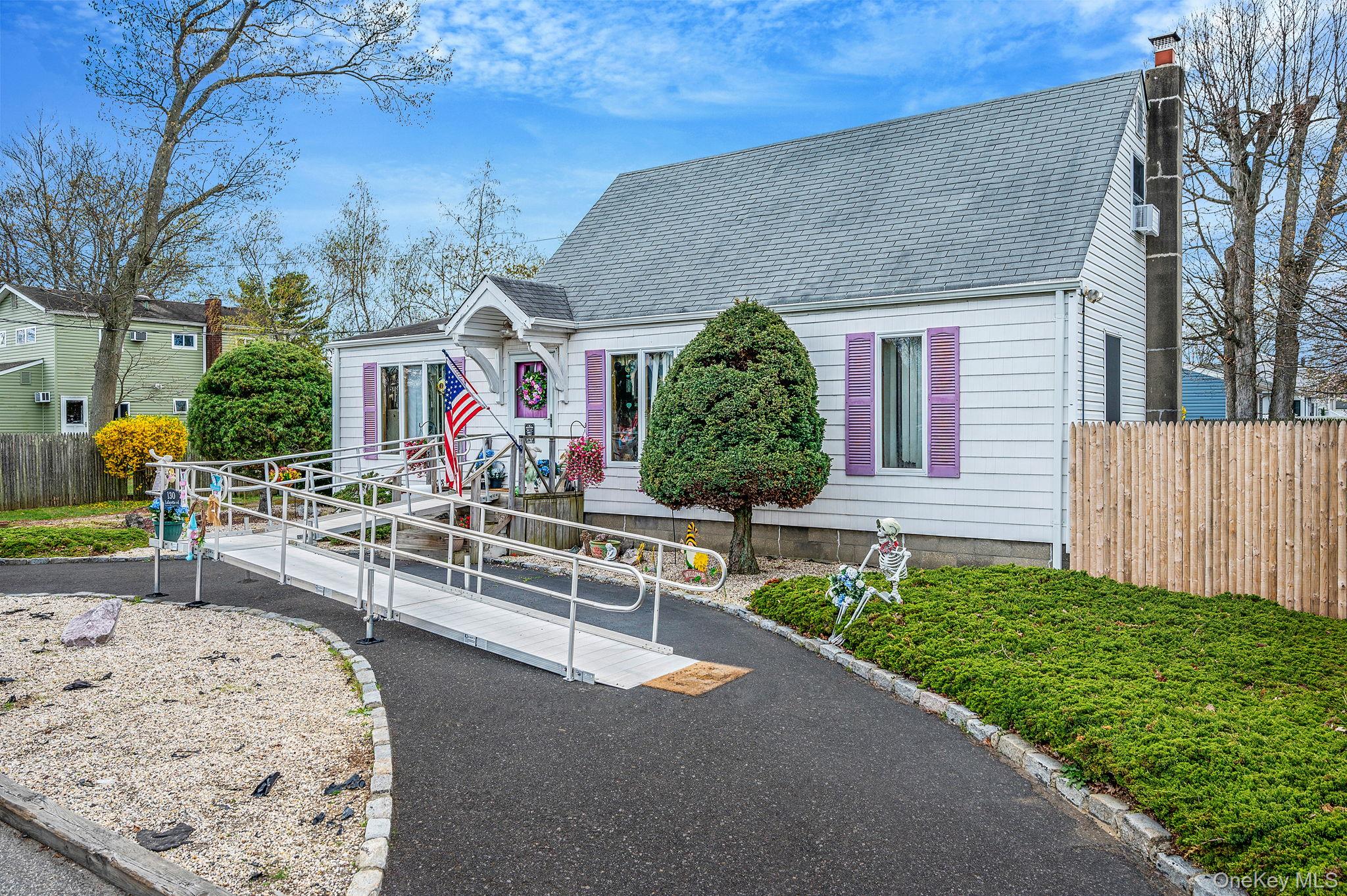 130 Lafayette Road Property Photo 4