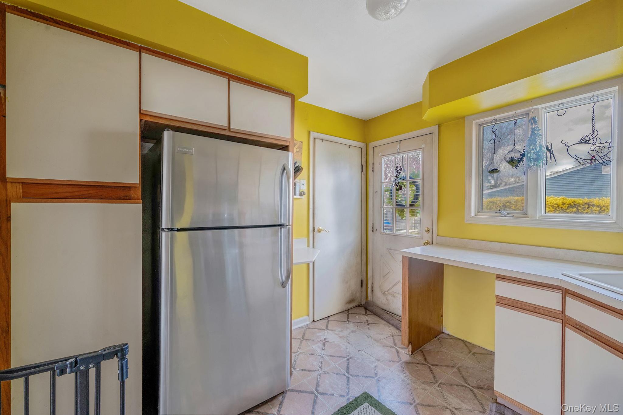 130 Lafayette Road Property Photo 11