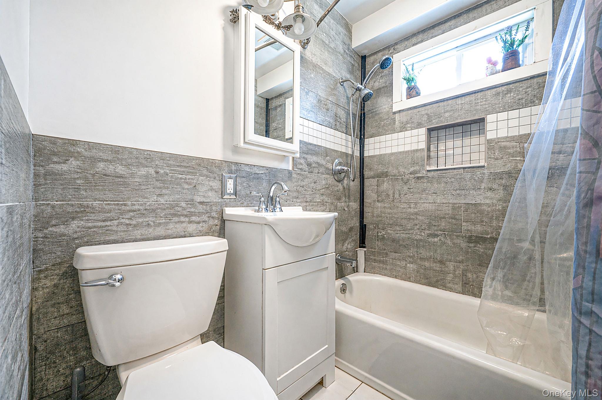 130 Lafayette Road Property Photo 15