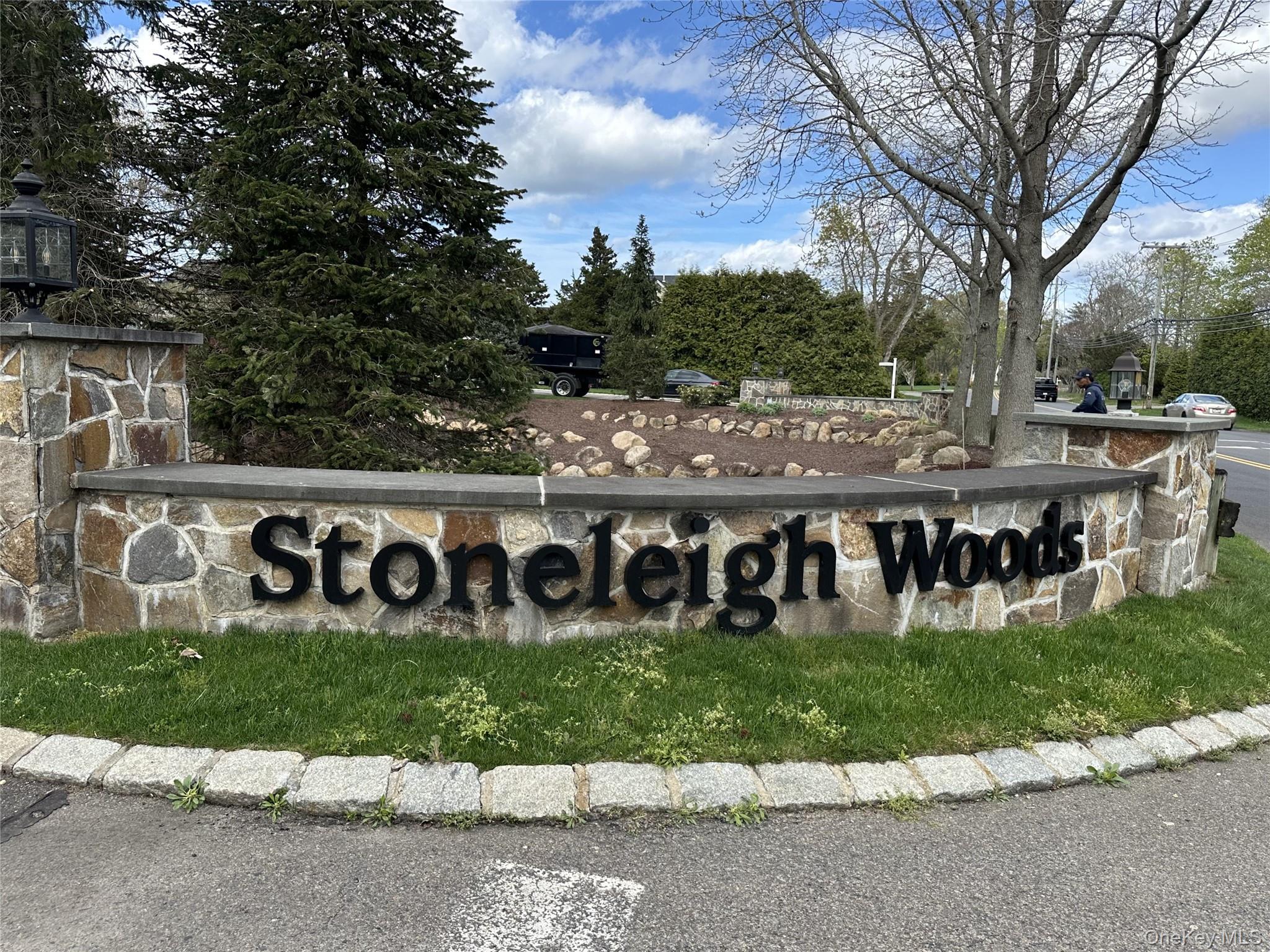 156 Stoneleigh Drive Property Photo 47
