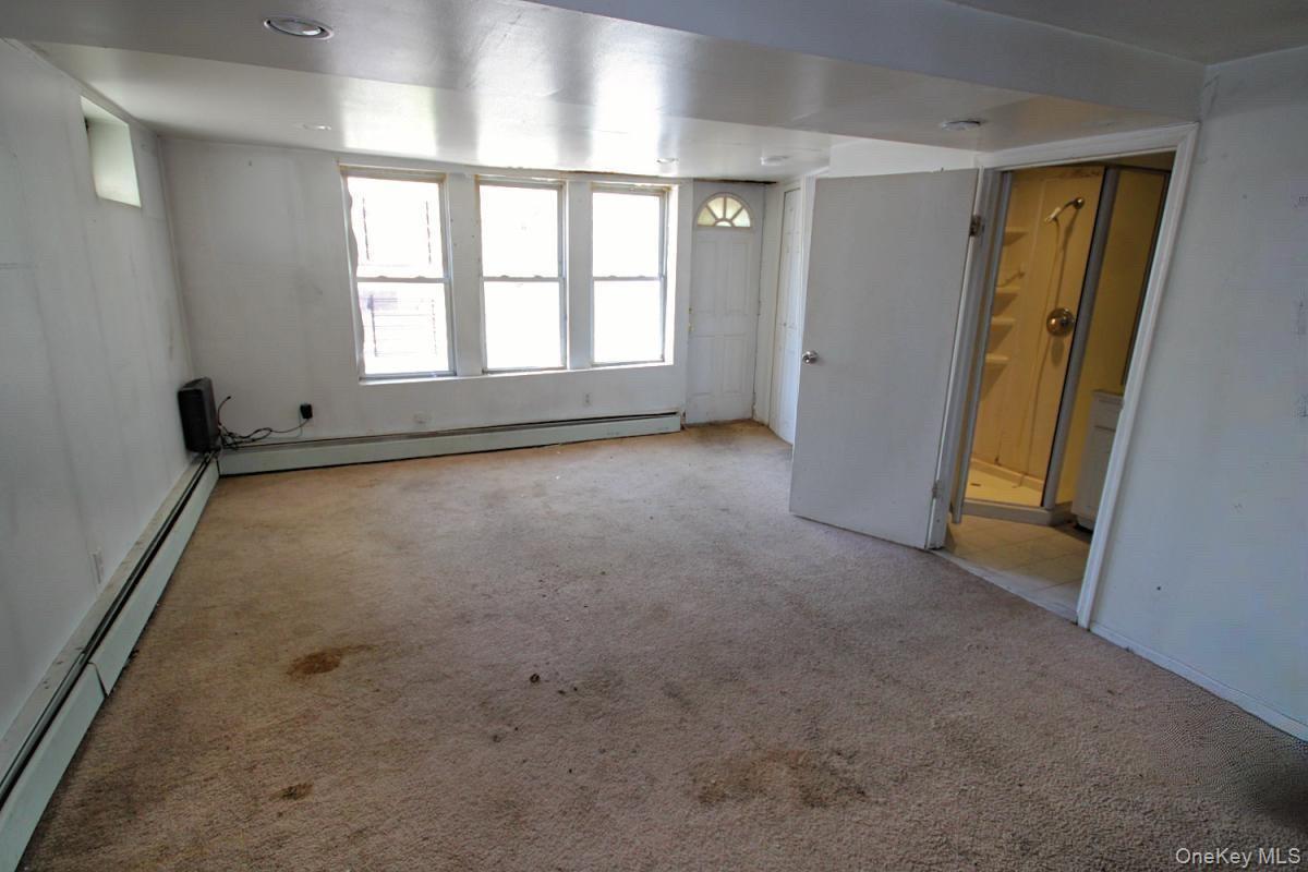 1051 Victory Boulevard Property Photo 20