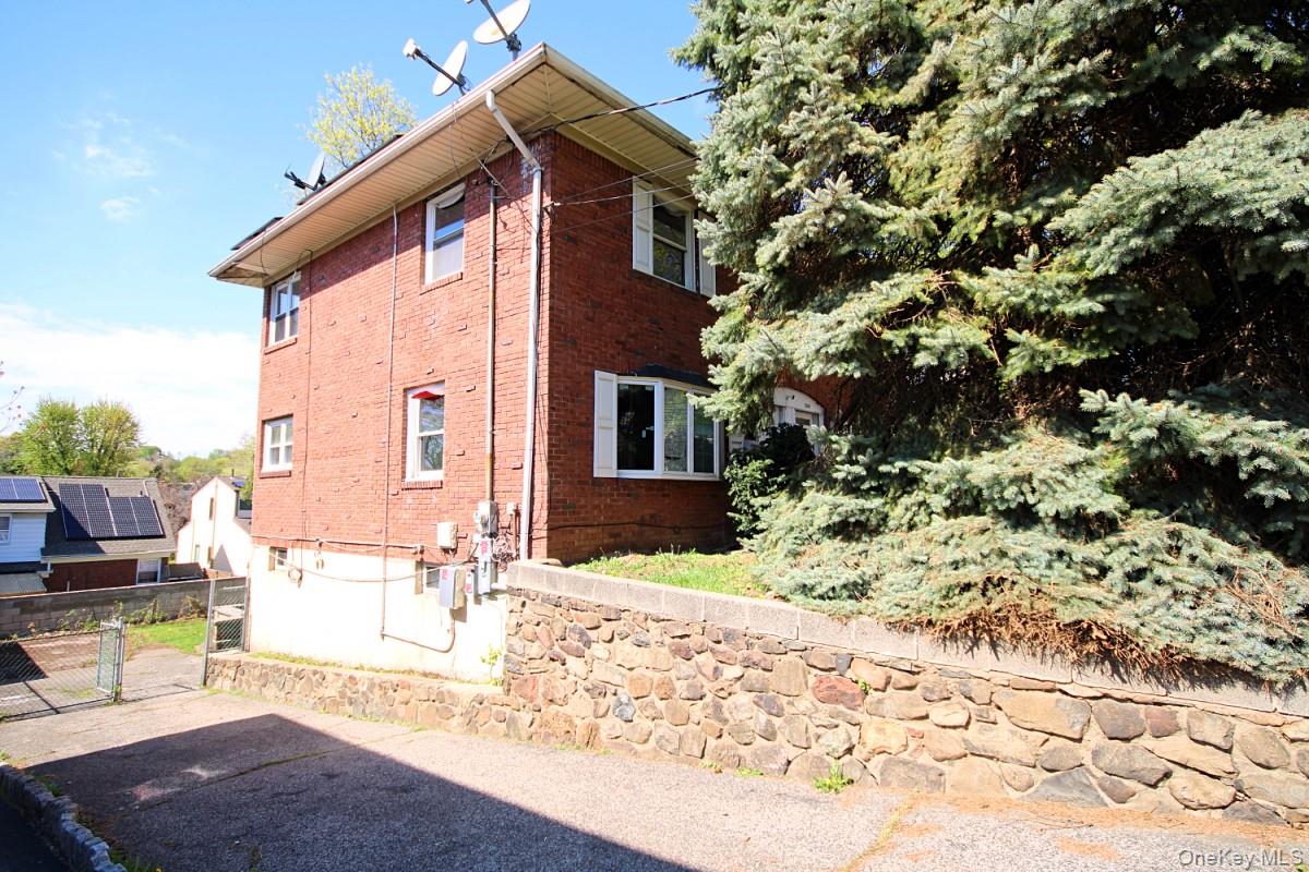 1051 Victory Boulevard Property Photo 25