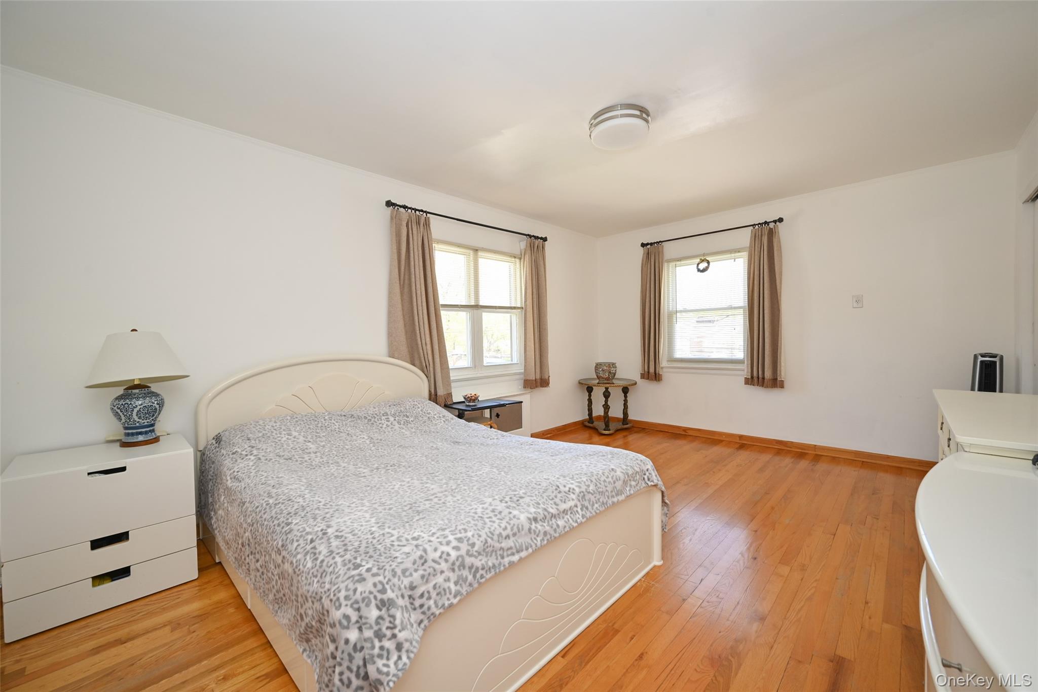 223-14 Kingsbury Avenue Property Photo 15