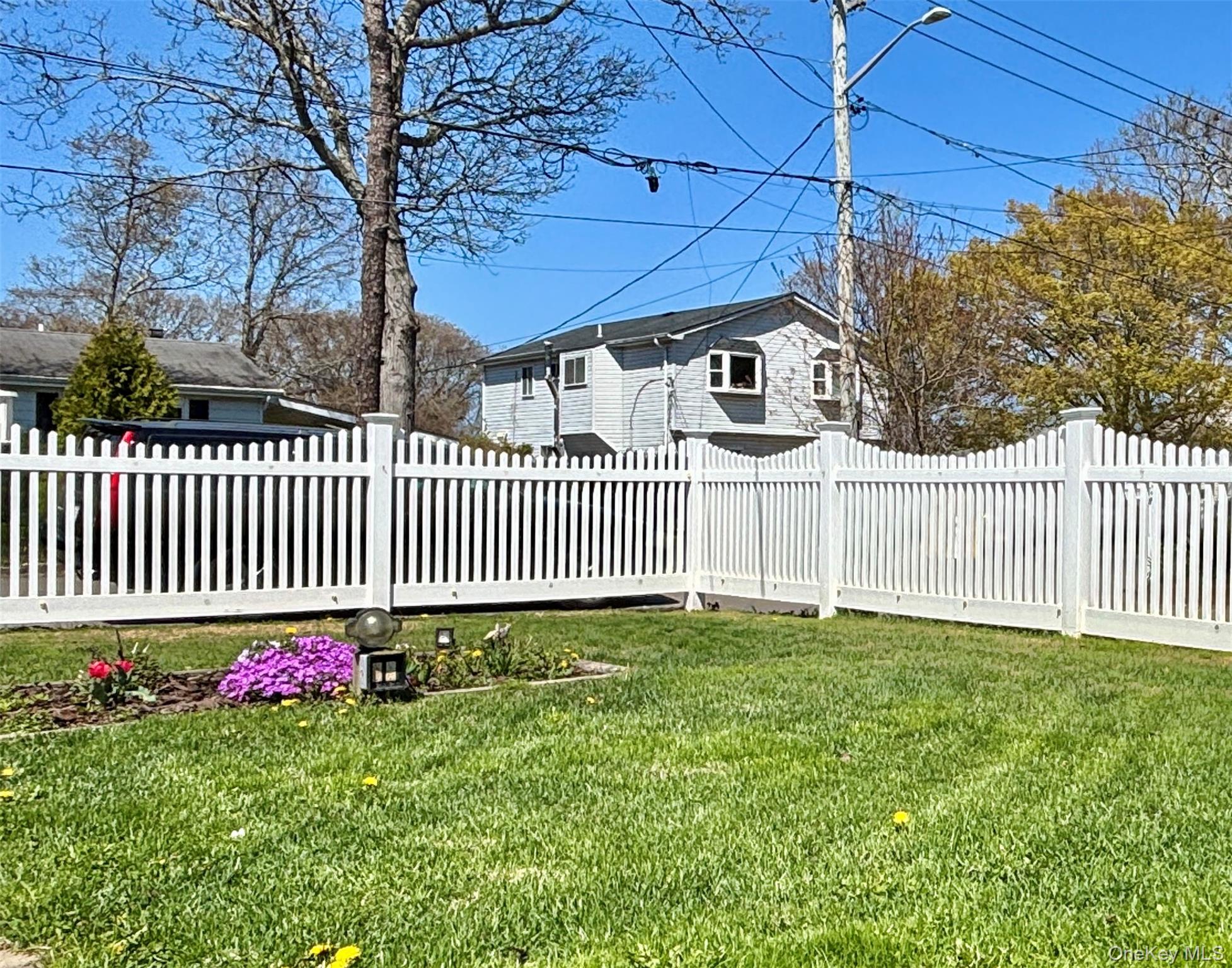 228 Patchogue Avenue Property Photo 14