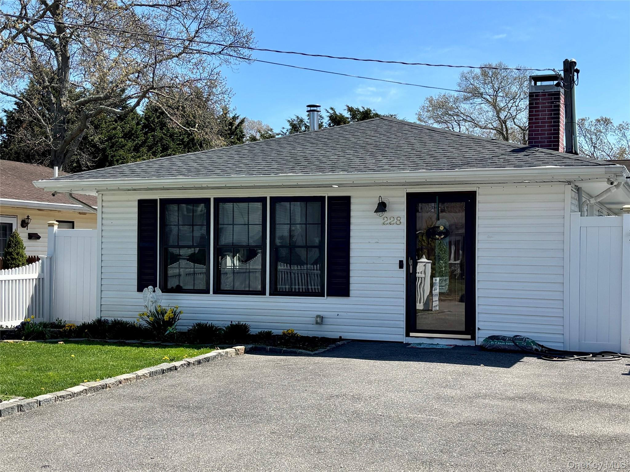 228 Patchogue Avenue Property Photo 15